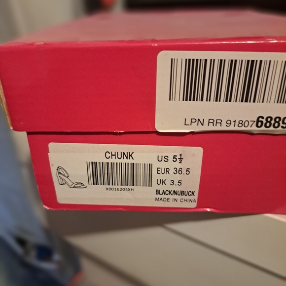 Shoes - Picture 3 of 8